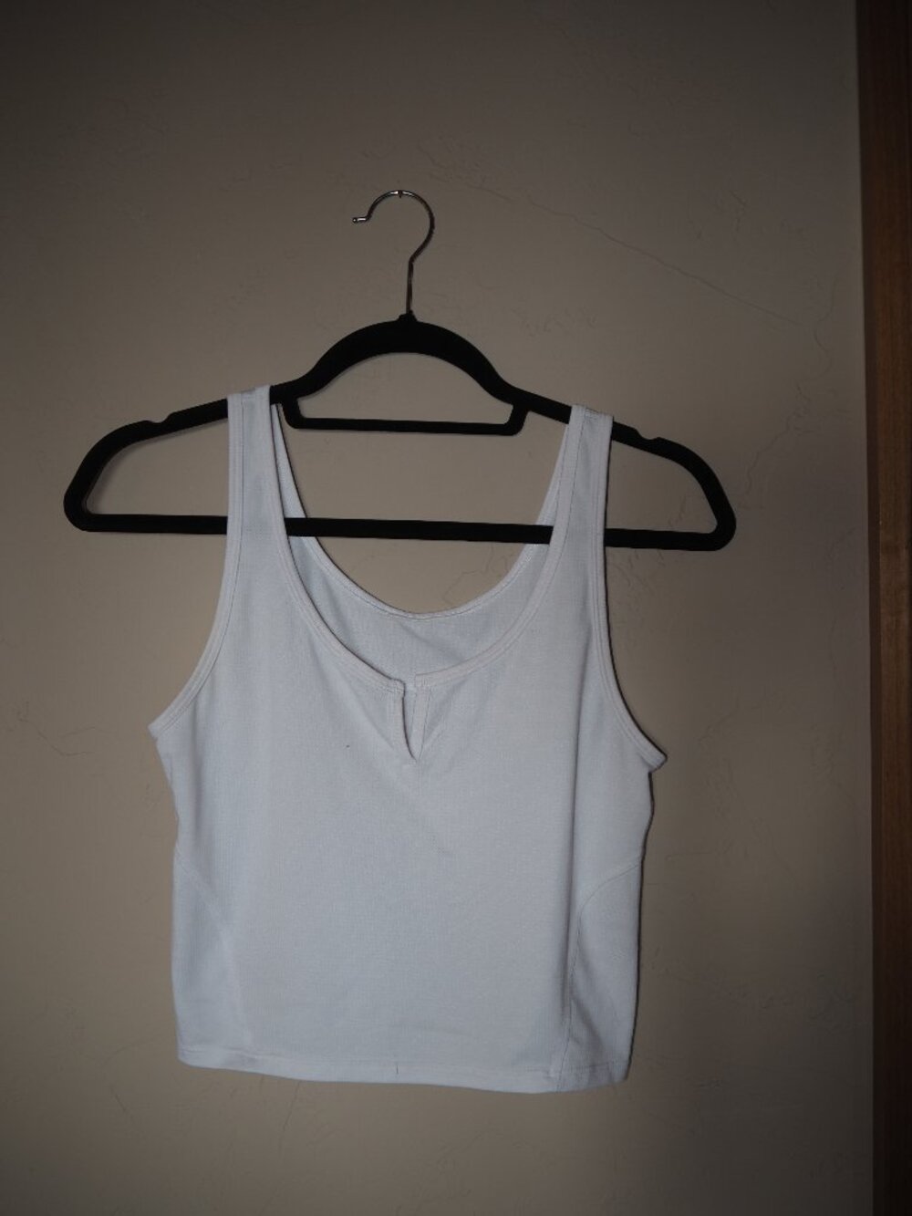 Lululemon White Cropped Scoop Neck Athletic Tank Small